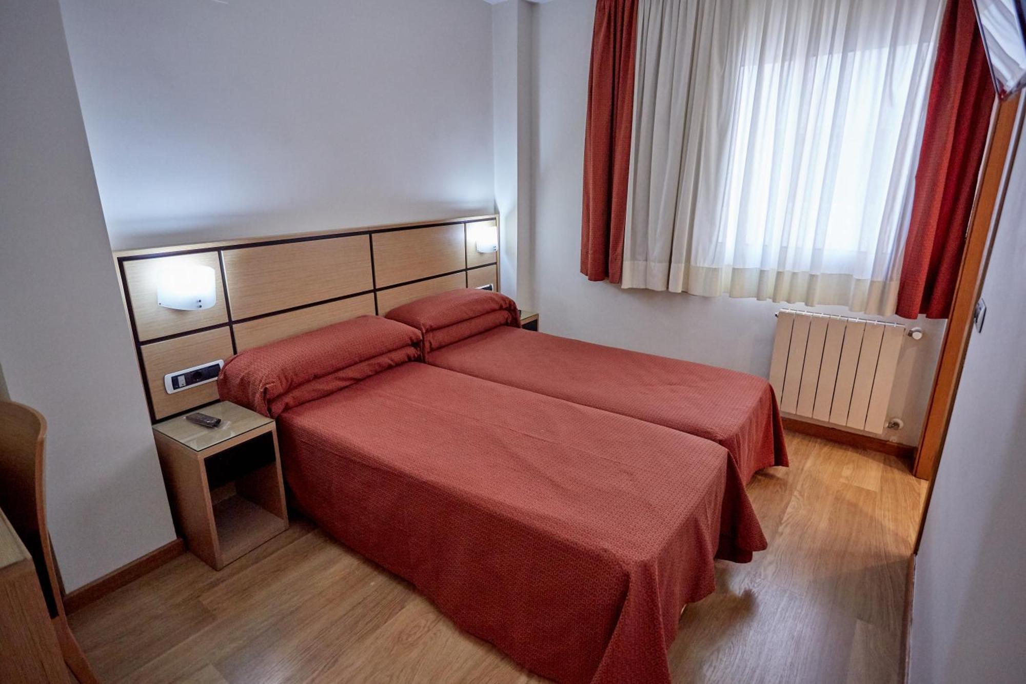 Hotel Dona Lola à Castellón de la Plana Extérieur photo